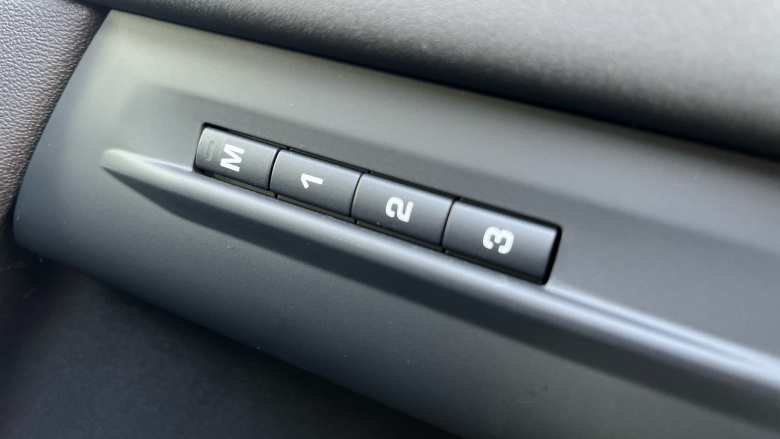 Land Rover Range Rover Evoque 1.5 P300e R-Dynamic SE 5dr Auto Hatchback